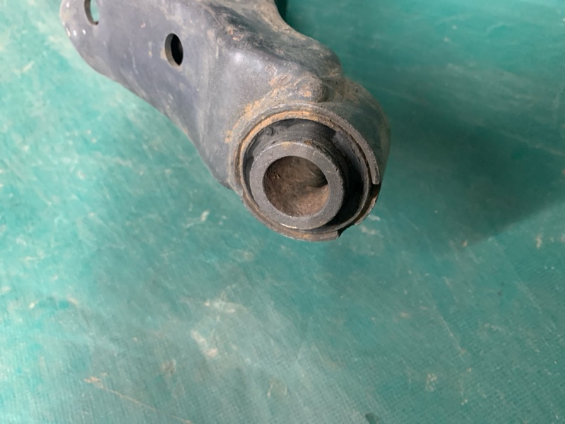 Балка передней подвески MAXIMA A33 99-02