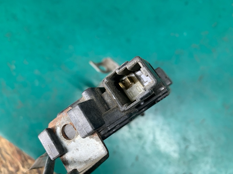 Замок двери задний левый FORESTER SF 97-02