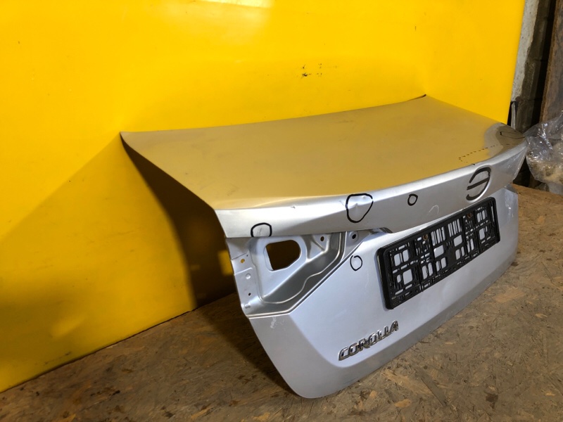 Крышка багажника COROLLA 18-