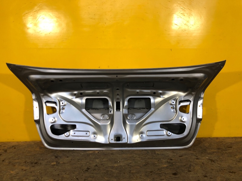 Крышка багажника COROLLA 18-