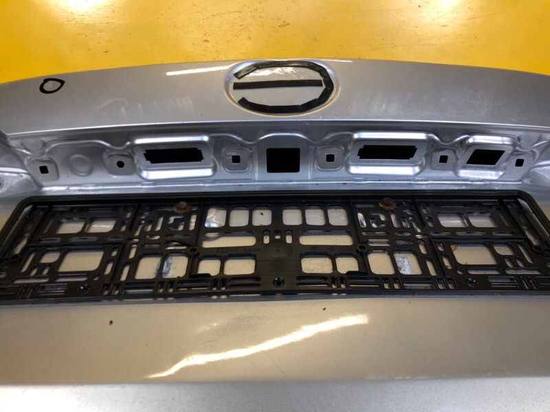 Крышка багажника COROLLA 18-