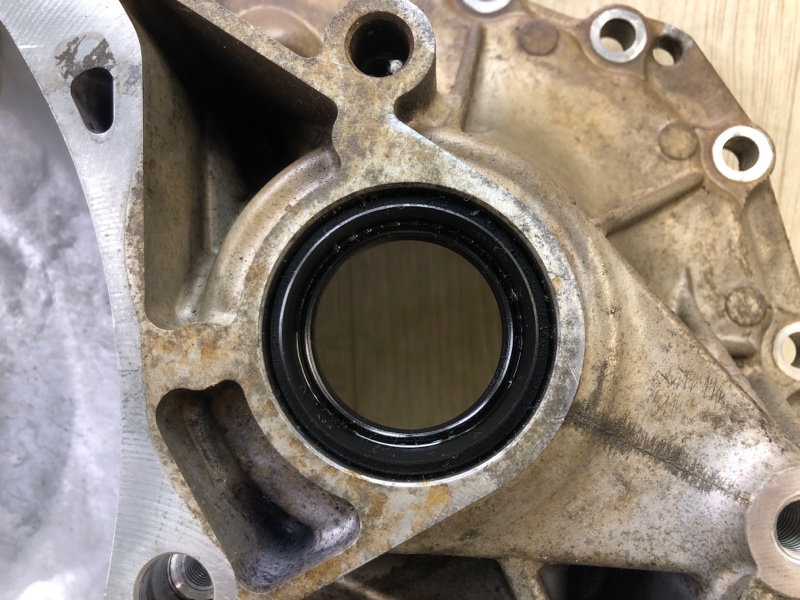 Крышка АКПП передняя LANCER X 10 07-15 2010 2.0 4B11