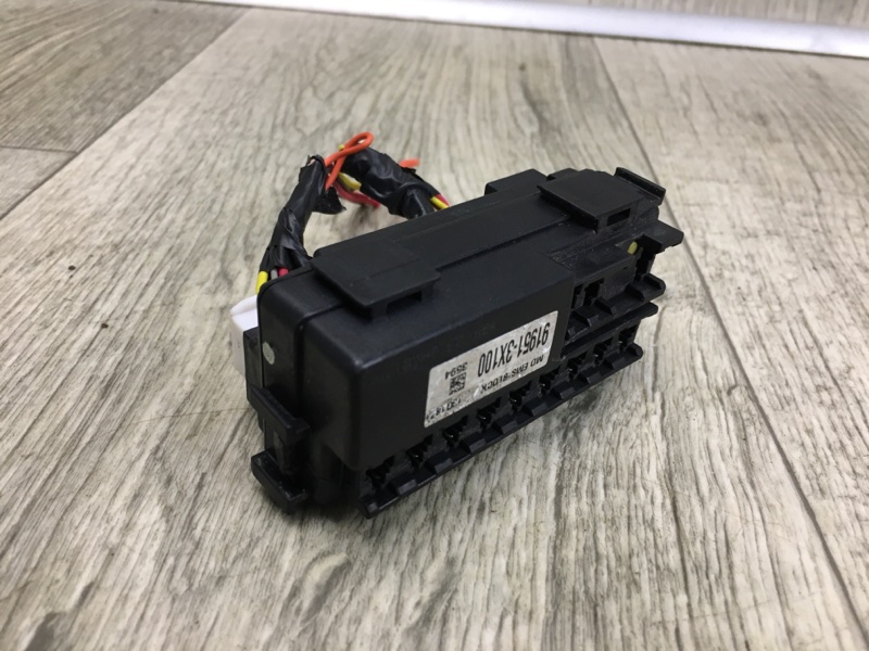 Блок предохранителей моторный отсек HYUNDAI ELANTRA MD 10-15 MD