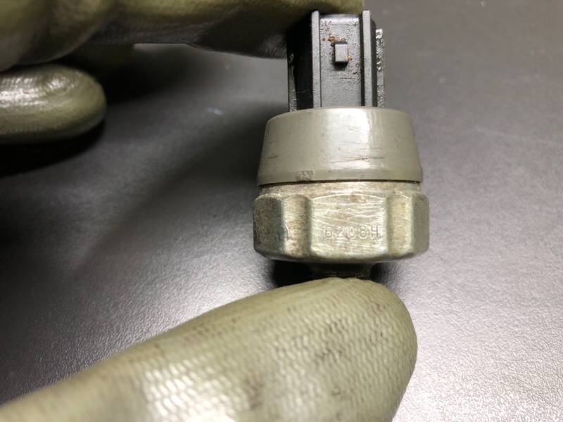 Датчик давления масла ДВС FX S50 03-08