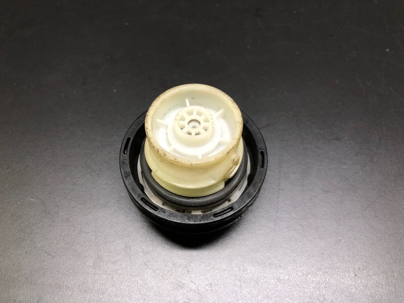 Крышка топливного бака NISSAN QX56 / TITAN / ARMADA 04-16