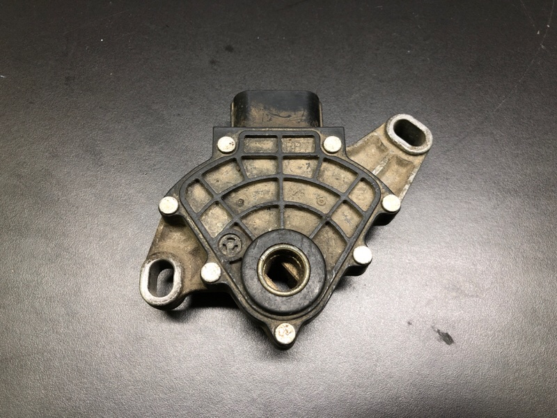 Датчик положения селектора АКПП CAMRY 30 02-06