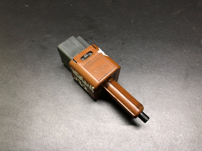 Датчик положения педали тормоза TEANA J32 08-14