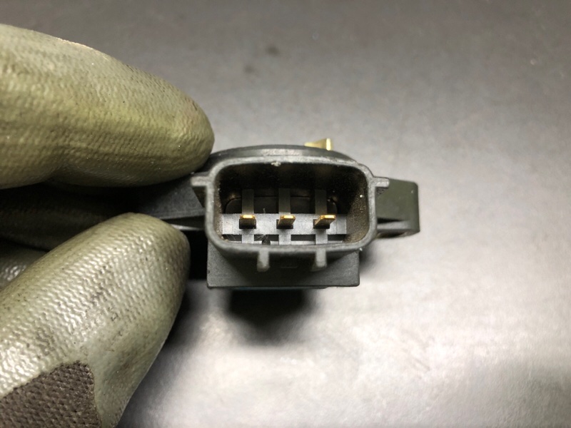 Датчик положения дроссельной заслонки SUBARU LEGACY 94-98 BG/BD Датчик положения дроссельной заслонки SUBARU LEGACY 94-98 BG/BD