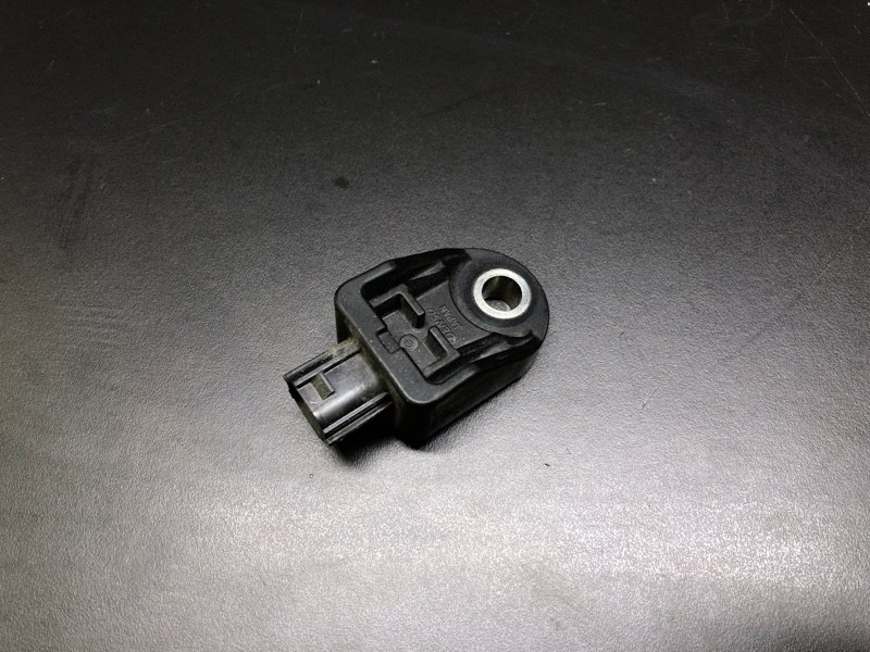 Запчасть датчик удара TOYOTA CAMRY 40 06-11 89173-09400 Б/У Датчик удара TOYOTA CAMRY 40 06-11 89173-09400 Б/У