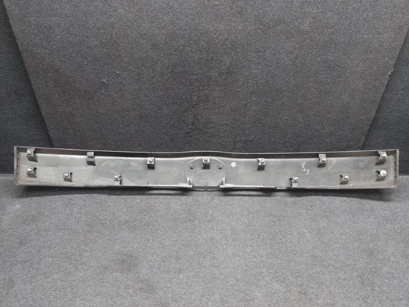 Панель подсветки номера TOYOTA PRIUS - 30 09-17 1.8 2ZRFXE