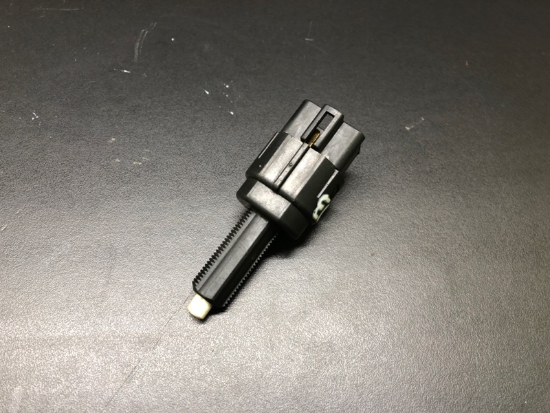 Датчик положения педали тормоза ACCORD CU8 / TSX 08-14 Датчик положения педали тормоза ACCORD CU8 / TSX 08-14