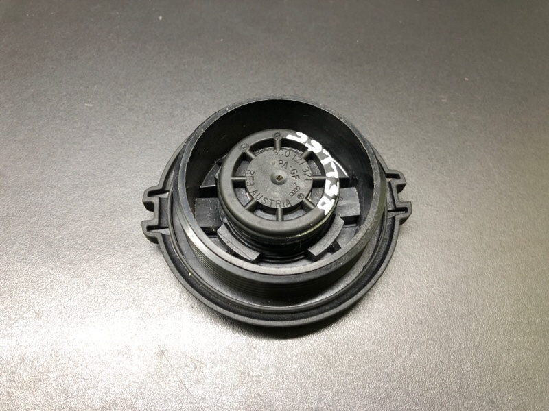 Крышка расширительного бачка TIGUAN 08-17 Крышка расширительного бачка TIGUAN 08-17