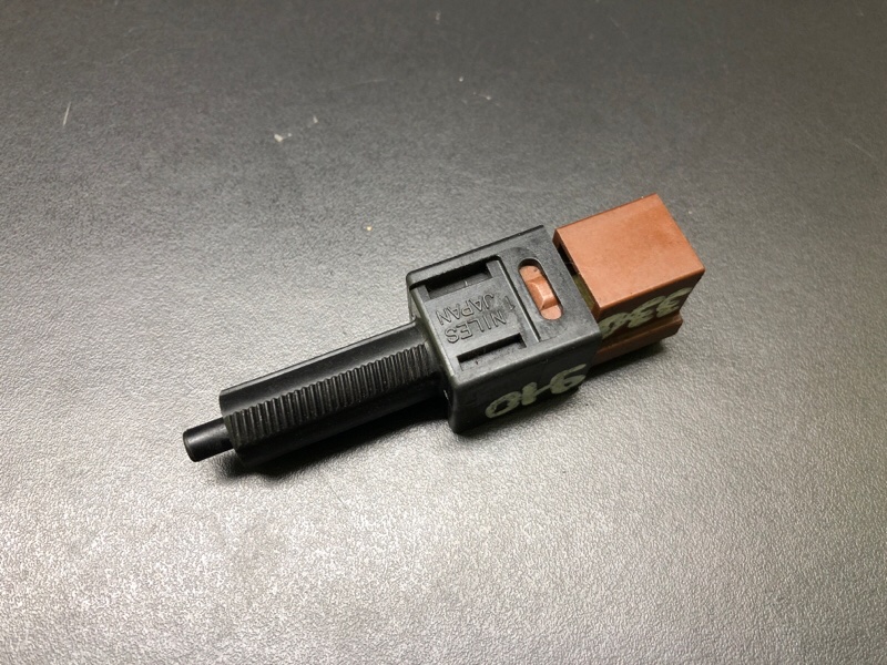 Датчик положения педали тормоза TEANA J32 08-14