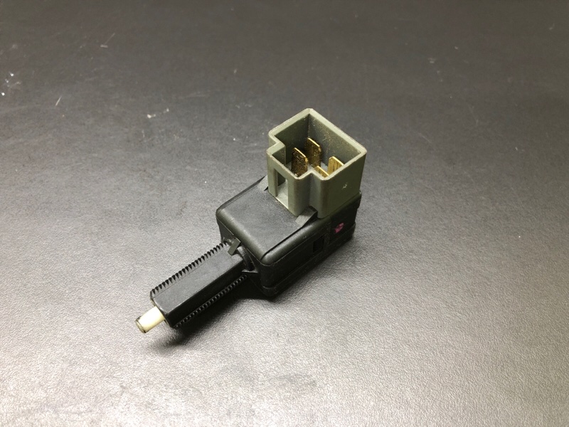 Датчик положения педали тормоза HYUNDAI SONATA YF 10-14 93810-3S000 Б/У