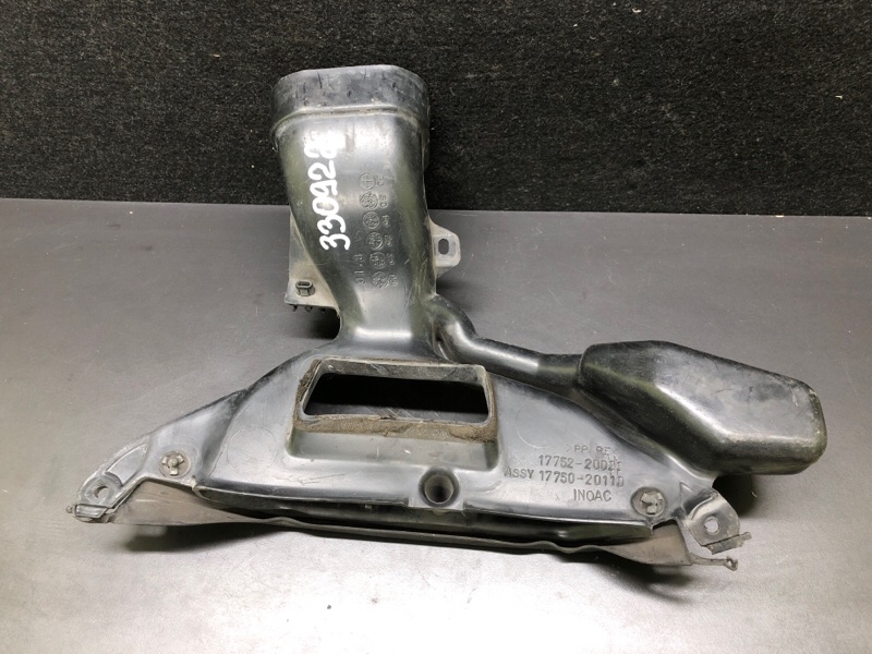 Воздухозаборник CAMRY 30 02-06