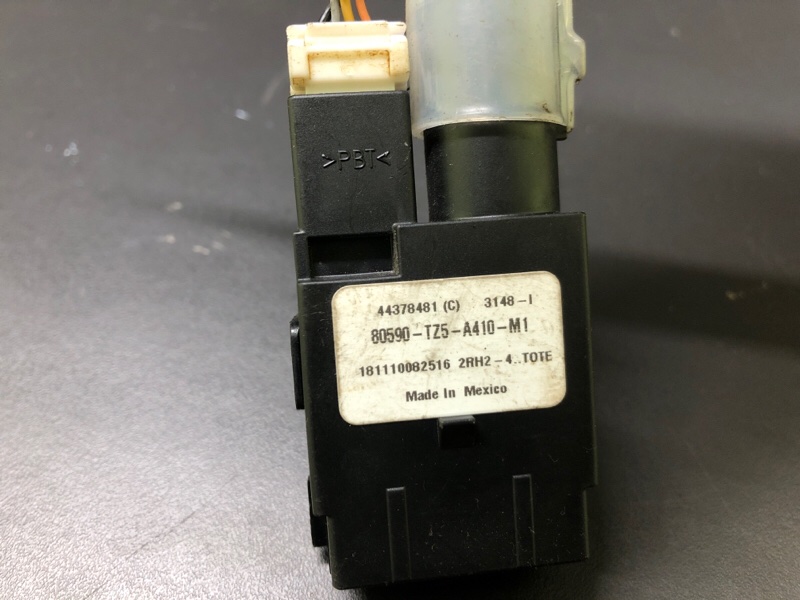 Датчик температуры воздуха в салоне MDX (YD3) 13-21 Датчик температуры воздуха в салоне MDX (YD3) 13-21