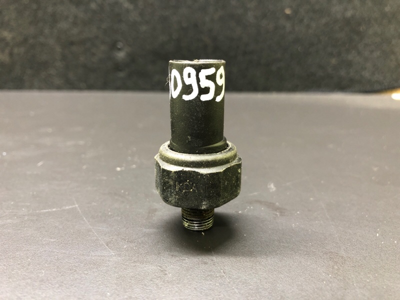 Датчик давления масла ДВС HYUNDAI TUCSON TL 15-20 94750-37000 Б/У