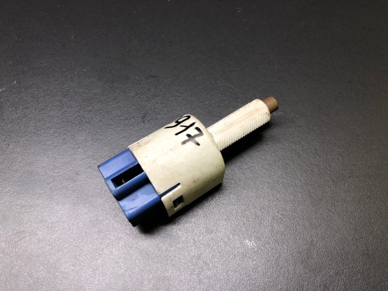 Датчик положения педали тормоза LEXUS GX470 02-09 84340-69015 Б/У