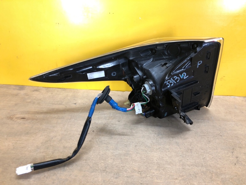 Фонарь наружный правый PRIUS 16- Фонарь наружный правый PRIUS 16-