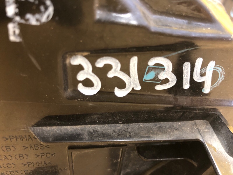 Фонарь наружный левый PRIUS 16- Фонарь наружный левый PRIUS 16-