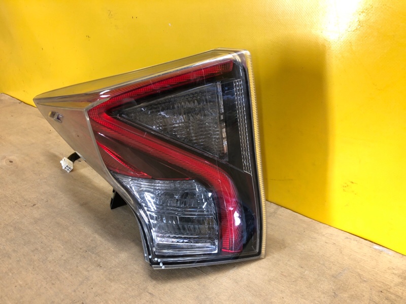 Фонарь наружный левый PRIUS 16- Фонарь наружный левый PRIUS 16-