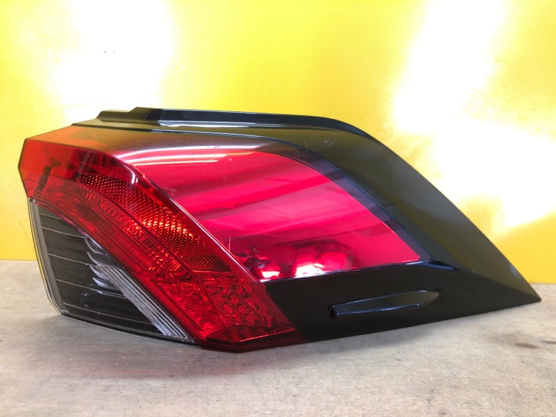 Запчасть фонарь наружный правый TOYOTA RAV4 18- 8155142230 Б/У Фонарь наружный правый TOYOTA RAV4 18- 8155142230 Б/У