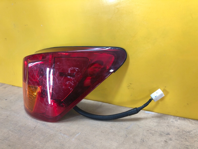Фонарь наружный правый LEXUS IS250/350 05-13