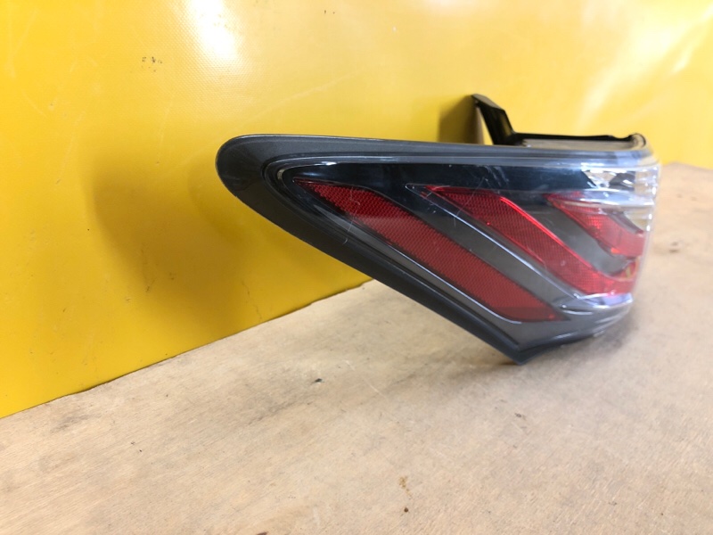 Фонарь наружный левый CT200 11-17