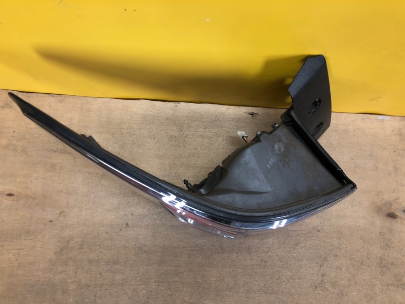 Фонарь наружный левый CT200 11-17