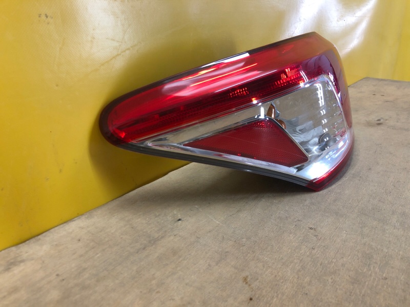 Фонарь наружный левый ES350 06-12