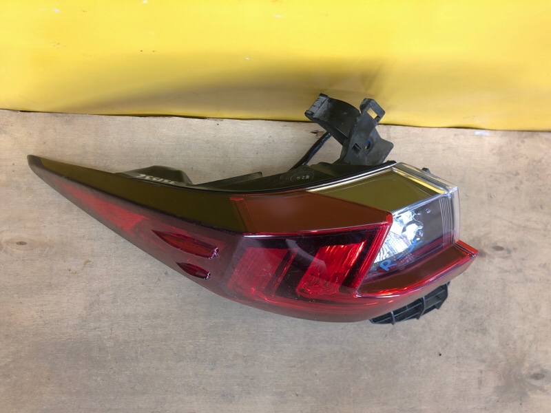 Фонарь наружный левый RX350/450 15-22 Фонарь наружный левый RX350/450 15-22