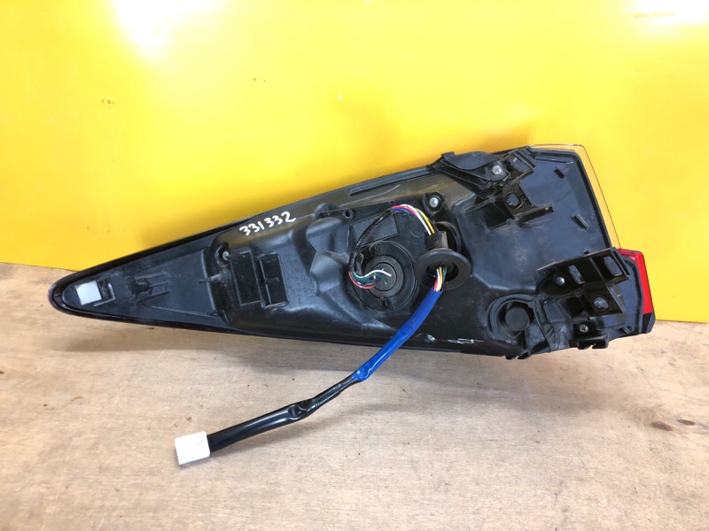 Фонарь наружный правый RX350/450 15-22 Фонарь наружный правый RX350/450 15-22