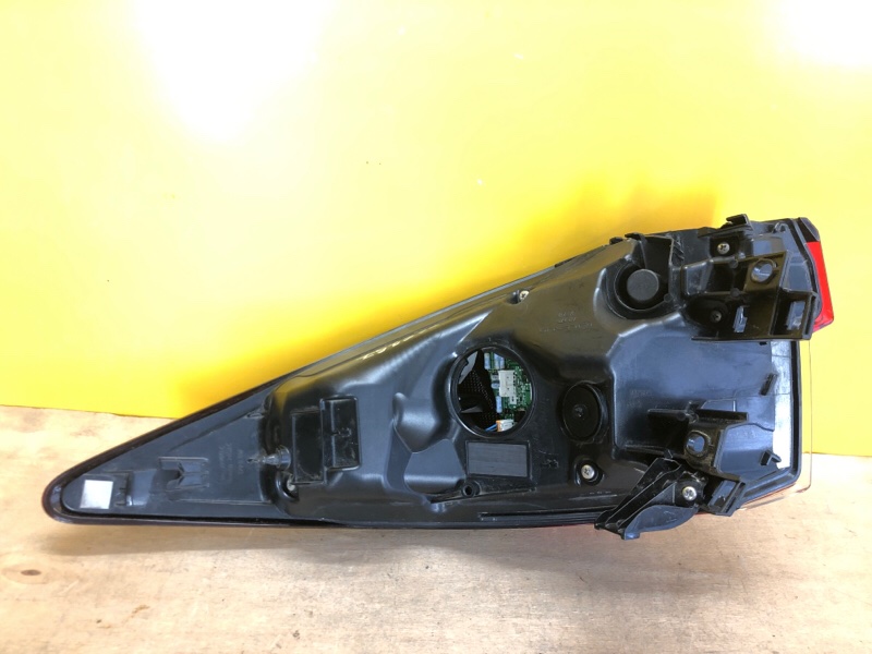 Фонарь наружный задний левый RX350/450 15-22 Фонарь наружный задний левый RX350/450 15-22