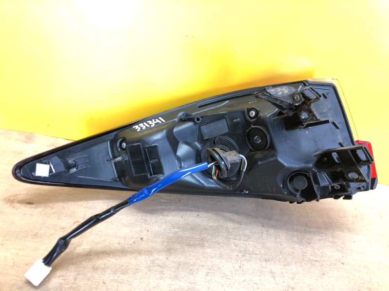 Фонарь наружный правый RX350/450 15-22