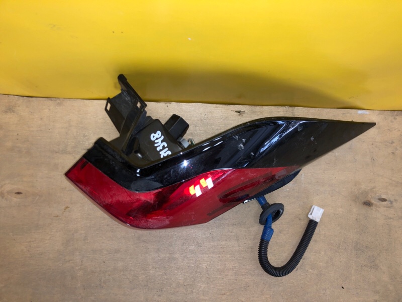 Фонарь наружный правый RAV4 18- Фонарь наружный правый RAV4 18-