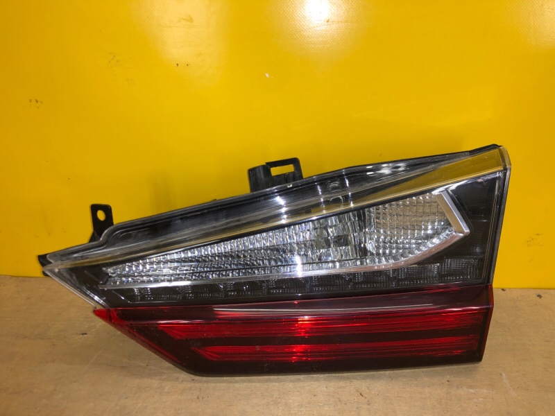 Фонарь внутренний правый LEXUS RX350/450 15-22 81580-0E090 Б/У