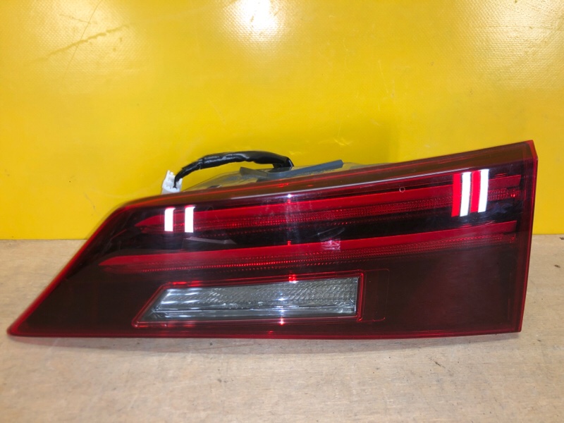 Фонарь внутренний задний LEXUS IS250/350 13-20 8159153141 Б/У