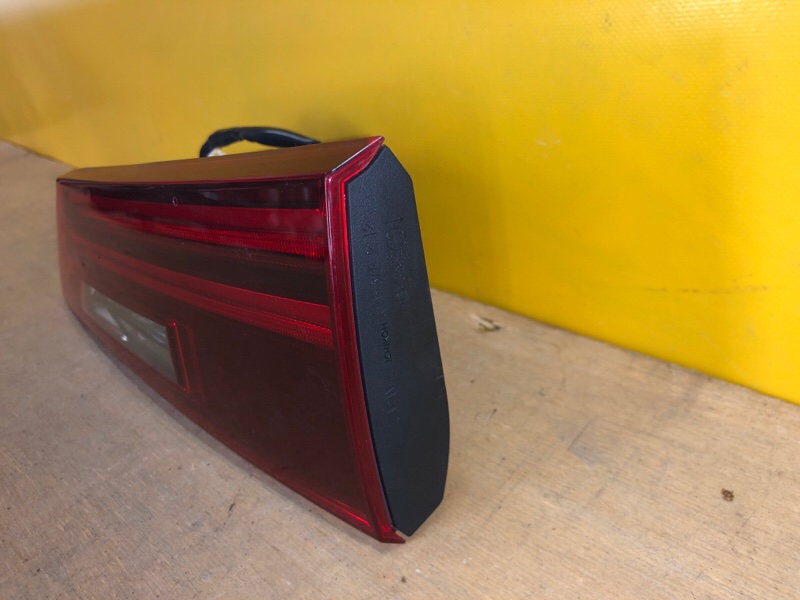 Фонарь внутренний задний IS250/350 13-20