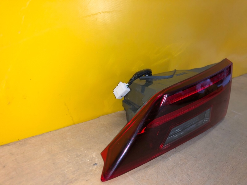 Фонарь внутренний задний IS250/350 13-20