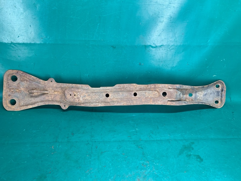 Балка двигателя продольная HYUNDAI ELANTRA XD 00-06