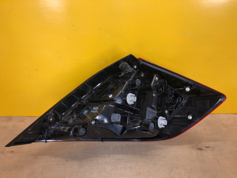 Фонарь наружный левый CIVIC FC/FK 15-