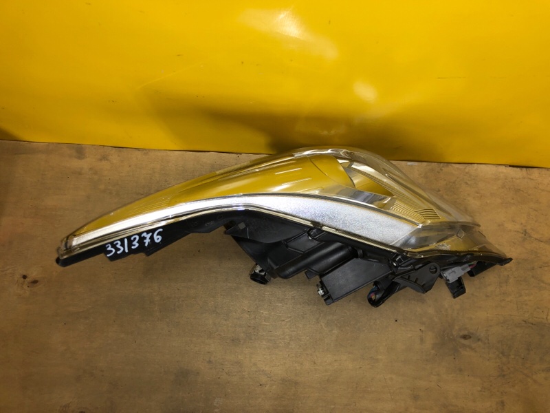 Фара AVENSIS 08-18