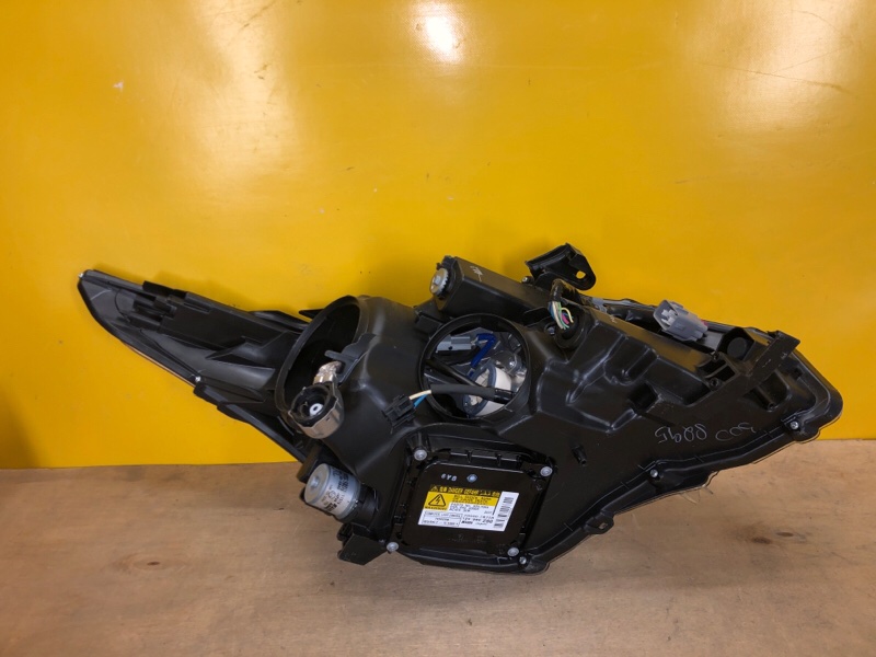 Фара AVENSIS 08-18