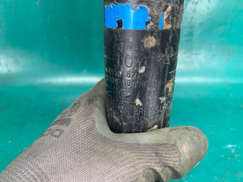 Амортизатор задний левый COROLLA E16 13- Амортизатор задний левый COROLLA E16 13-