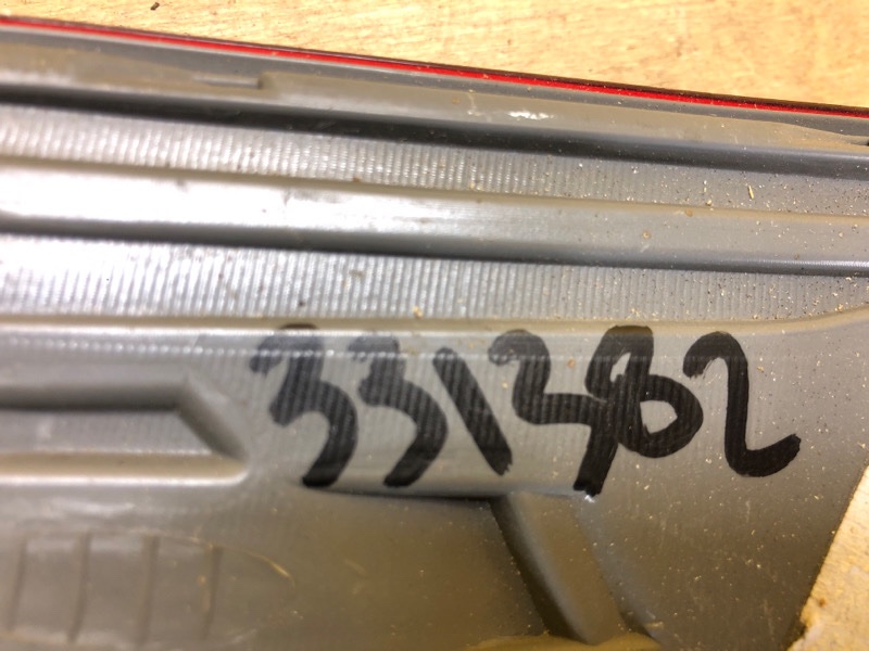 Фонарь наружный правый AVALON 13-18