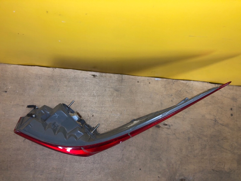 Фонарь наружный правый AVALON 13-18