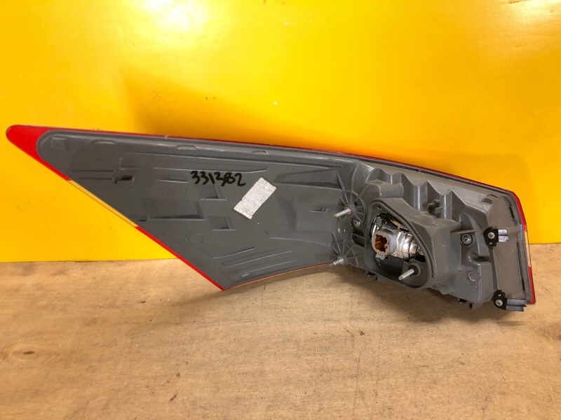 Фонарь наружный правый AVALON 13-18