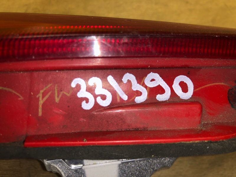 Фонарь внутренний правый AURIS 13-18 Фонарь внутренний правый AURIS 13-18