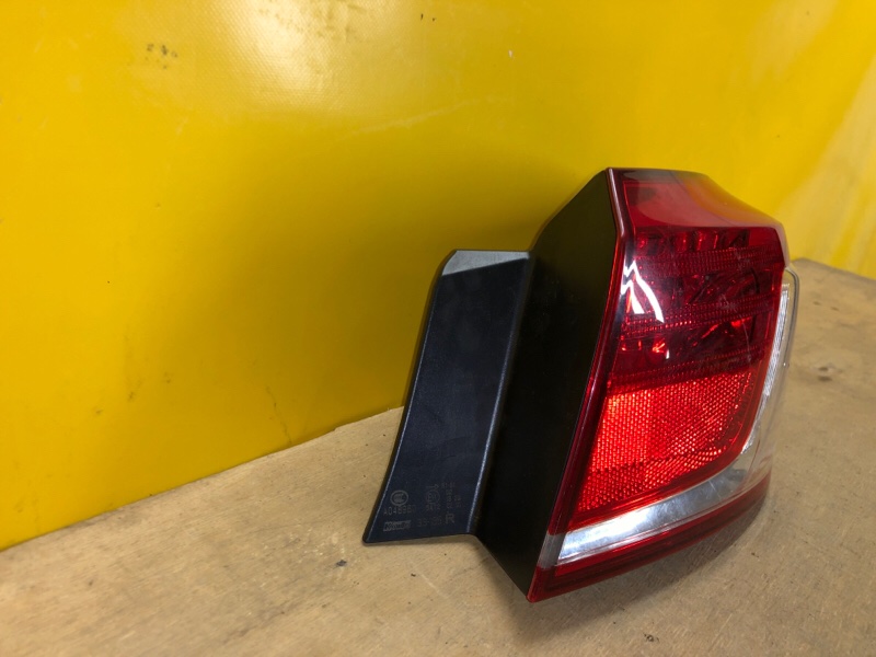 Фонарь наружный правый LEXUS ES350 06-12