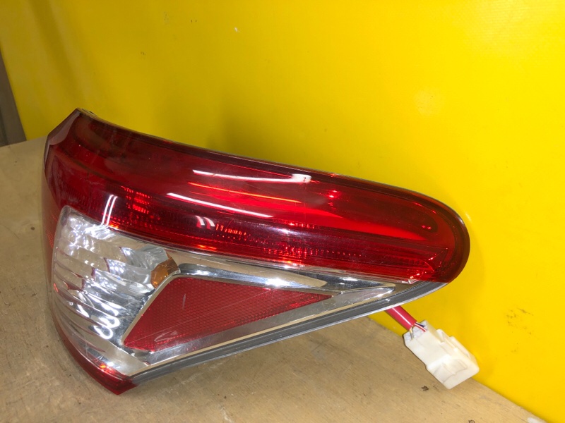 Фонарь наружный правый ES350 06-12